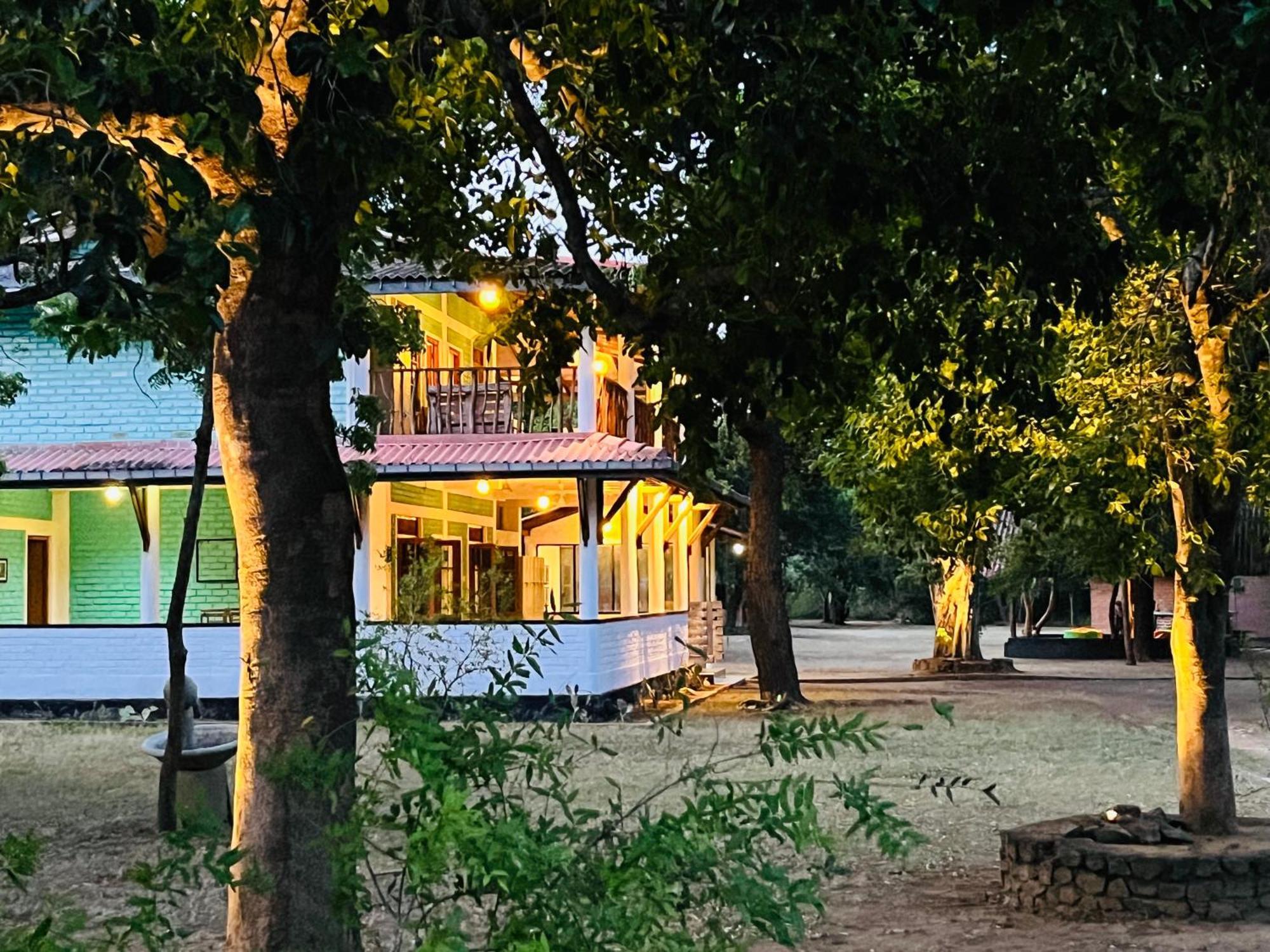 Funky Leopard Safari Lodge Bordering Yala National Park Kataragama Luaran gambar